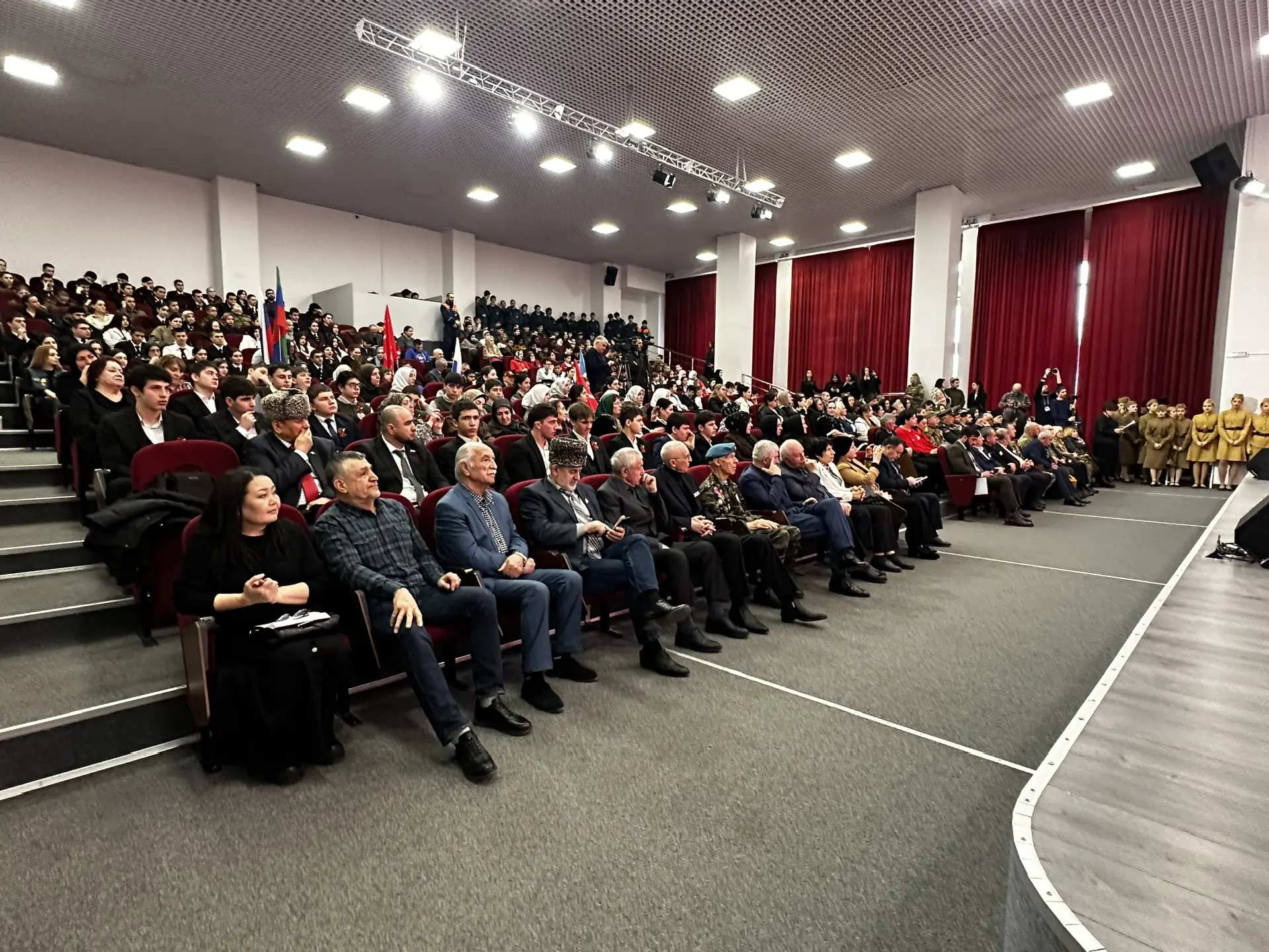 Защитникам Отечества посвящается... Масштабное патриотическое мероприятие прошло в Махачкале